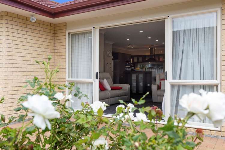 30 Turnberry Drive Wattle Downs_8