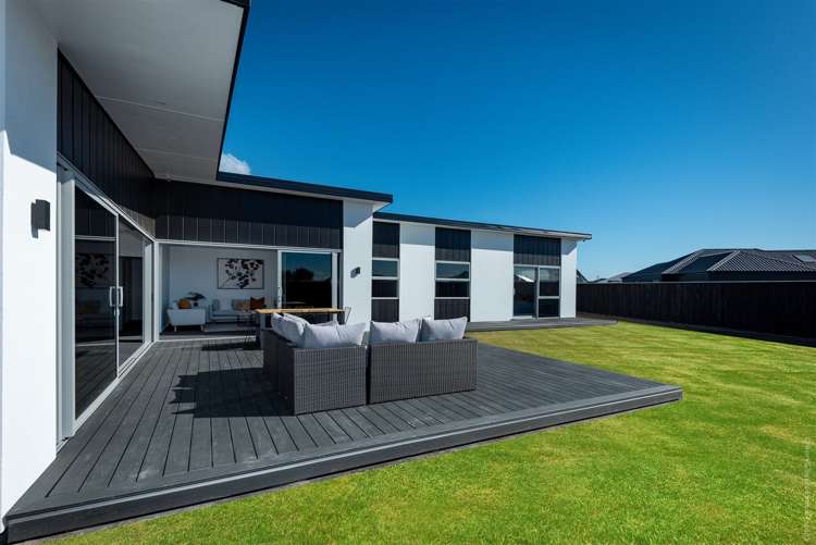 35 Candlesticks Crescent Lincoln_22