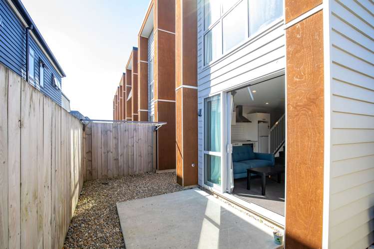 1/113 Knighton Road Hillcrest_12