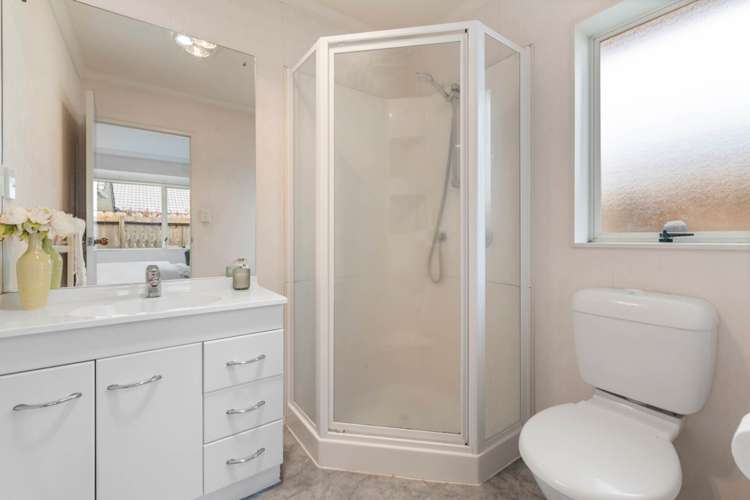 8 Aclare Place East Tamaki_16