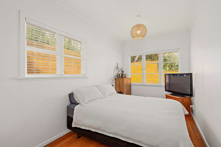 2/87a Woodglen Road Glen Eden_9