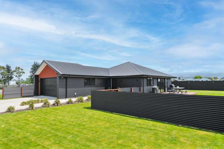 8 Old Orchard Road Masterton_25