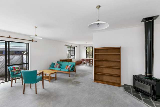 37 Gaya Grove Ngaio_1