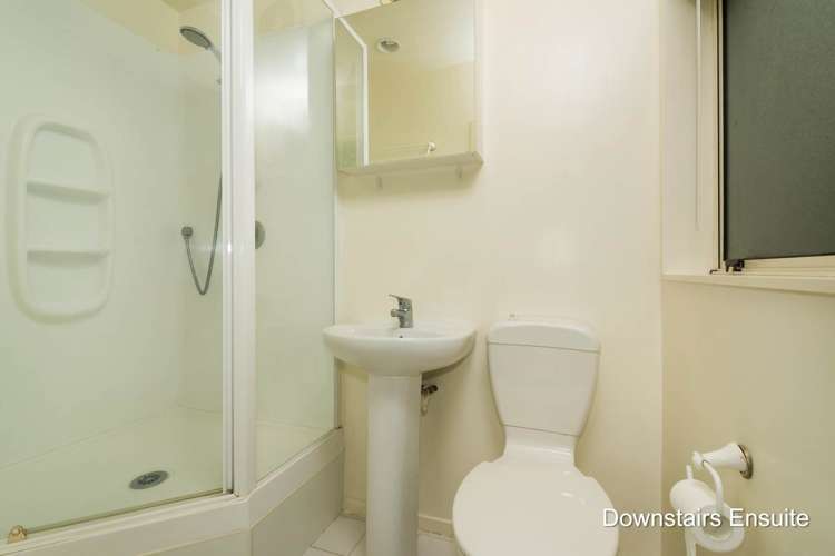 13 Emlyn Place Torbay_12