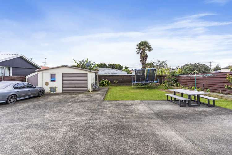 13 Parker Crescent Otara_12