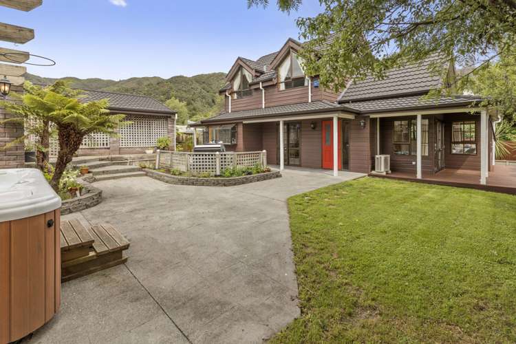 2/98 Horoeka Street Stokes Valley_1