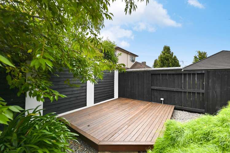 87 Huntington Drive Huntington_25