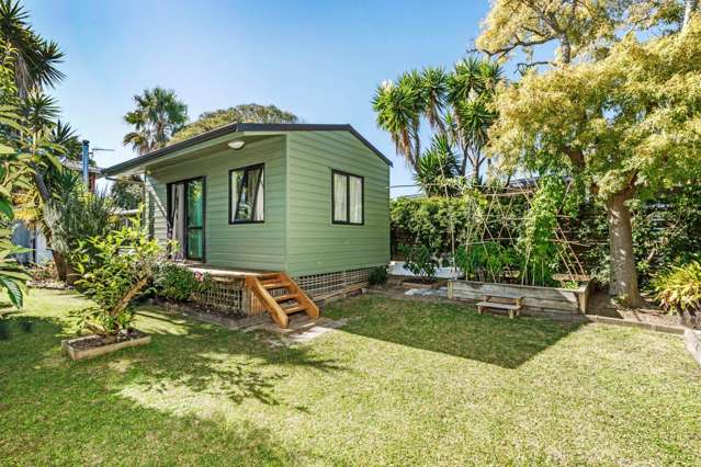 2/1062 Beach Road Torbay_4