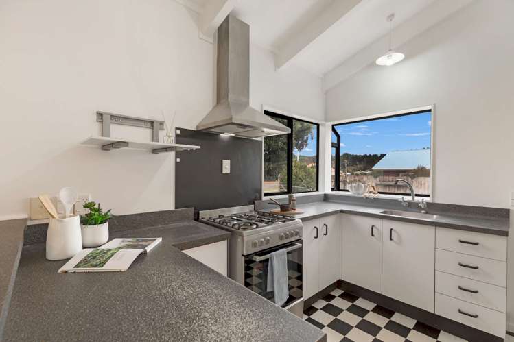 9 Cousins Avenue East Foxton Beach_12