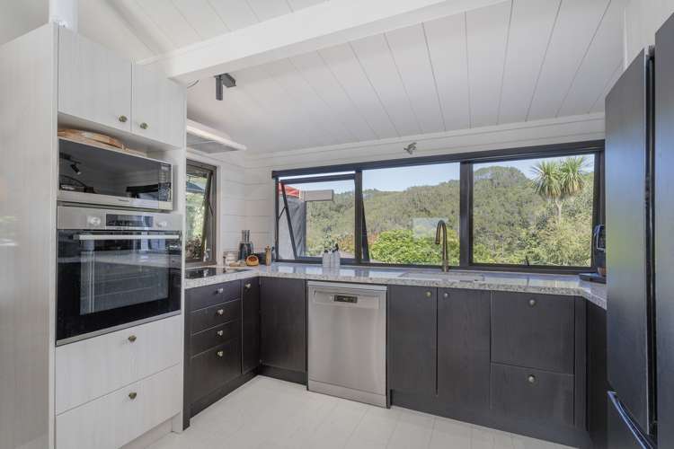 77 Grange Road Hahei_17