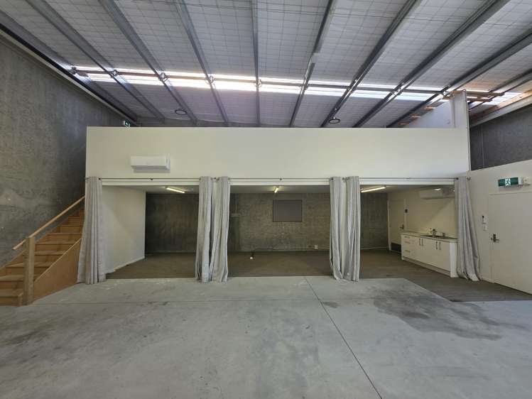 2/7 Lake Bryndwr Lane Burnside_11