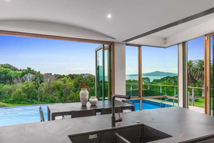 66 Paritai Drive Orakei_12