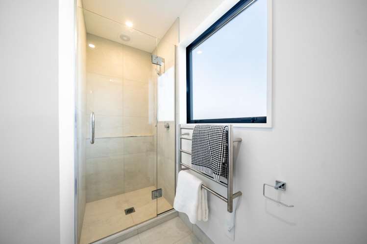 2/3 Humboldt Street Sydenham_16