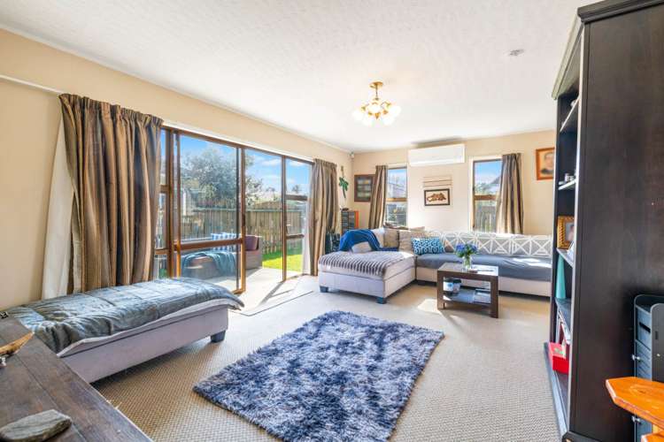 2/1 Glengowan Place Conifer Grove_5