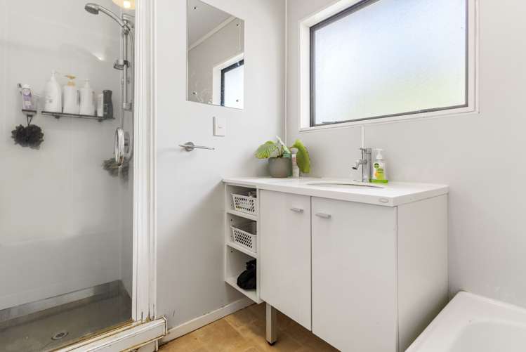 1/51 Greenvalley Rise Glenfield_10