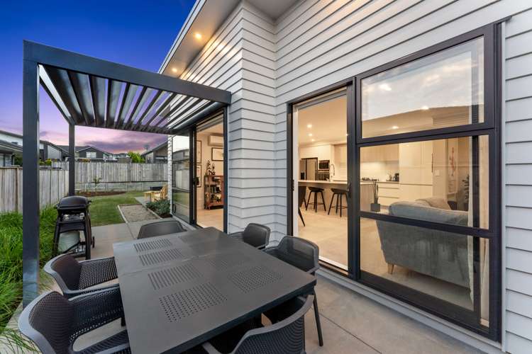 7 Onekura Street Red Beach_7