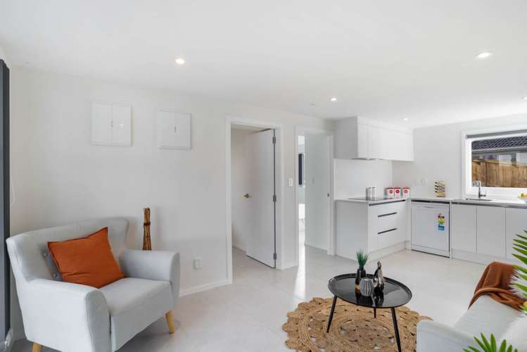 120 Golf Road New Lynn_8