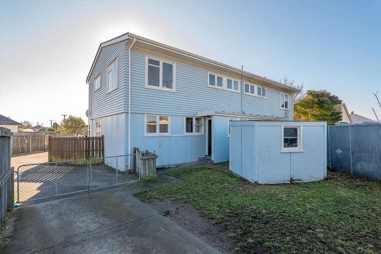 20 and 22 Bournemouth Crescent Aranui_12