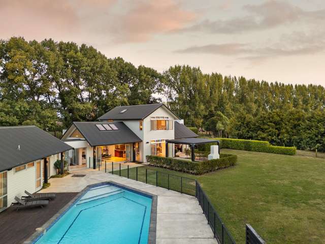 Rural elegance with the Pool and Shedding to suit!