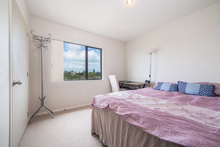 12 Riverglade Parkway Te Atatu South_18