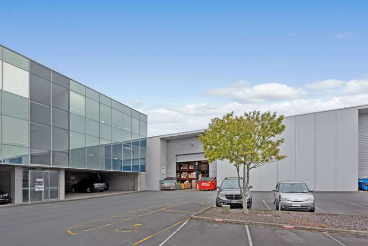 Unit 4/11 Orbit Drive Rosedale_6