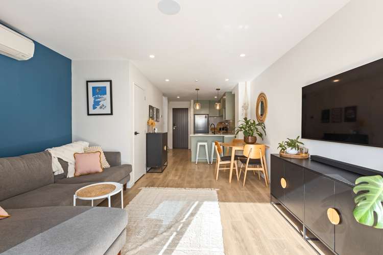 1/1a Royal View Road Te Atatu South_6