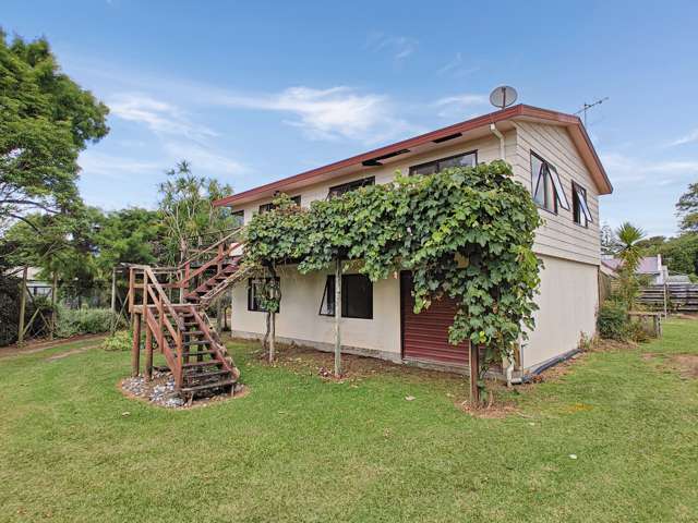 4 bedroom, large section, in Whangamata