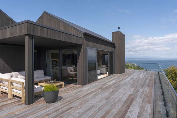 33 Whakamoenga Point_2