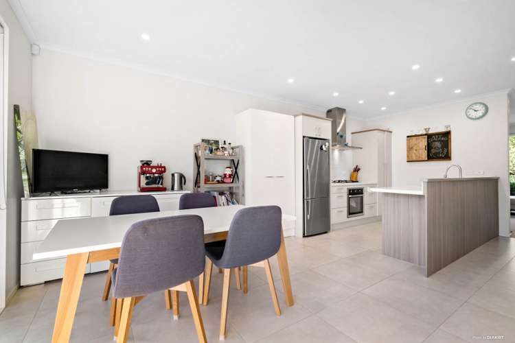 51 Matairangi Avenue Totara Heights_3