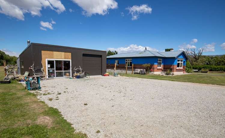 17 White Road Omakau_15