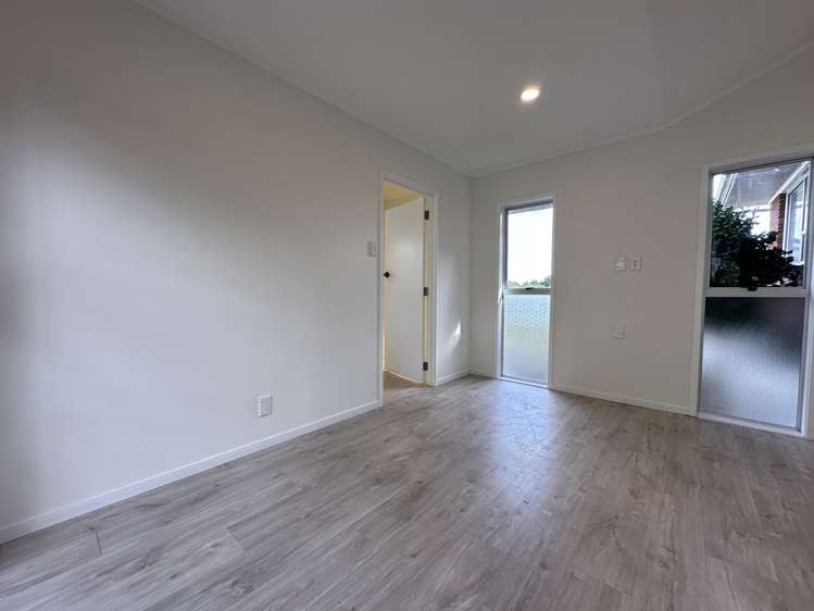 2/12 Markham Place Bucklands Beach_13