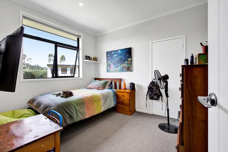 135 Sealy Road Omata_11