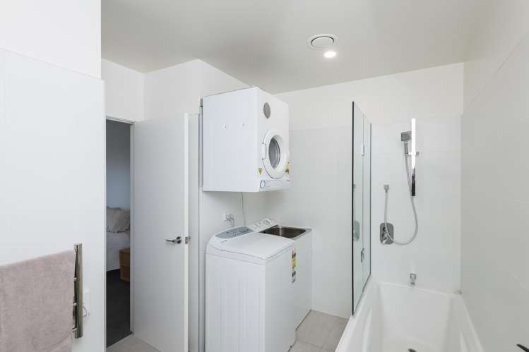 202/4 Reads Quay, Marinaview Gisborne_14