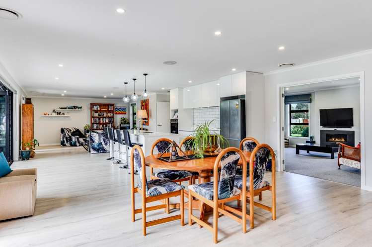 2 Alan Livingston Drive Cambridge_9