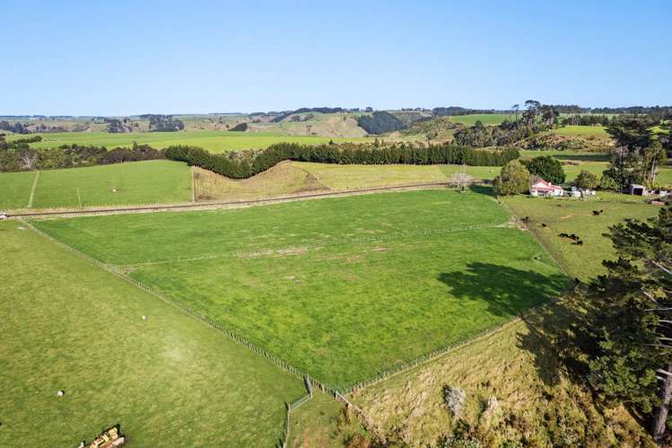 324 Block 8 Road Waitotara_13