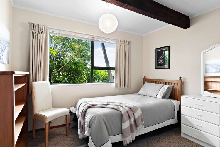 4 Bushland Grove Paparangi_8