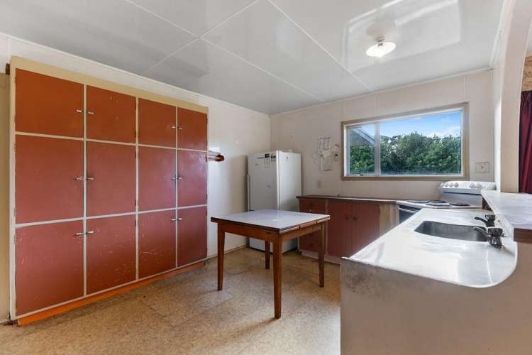 6 Briscoe Street Awakino_16