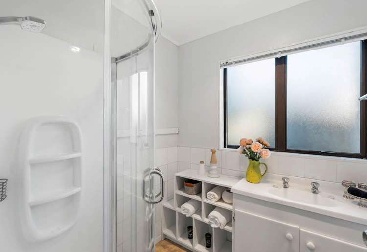 2/136 Moore Street Howick_5