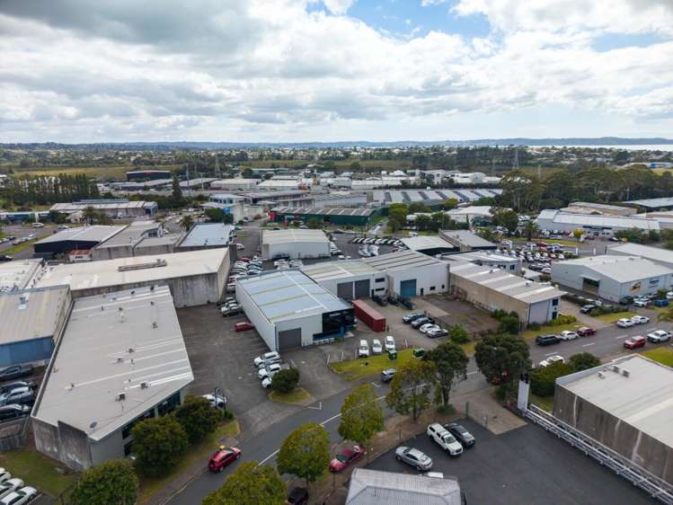 9-11 Paramount Drive Henderson_15