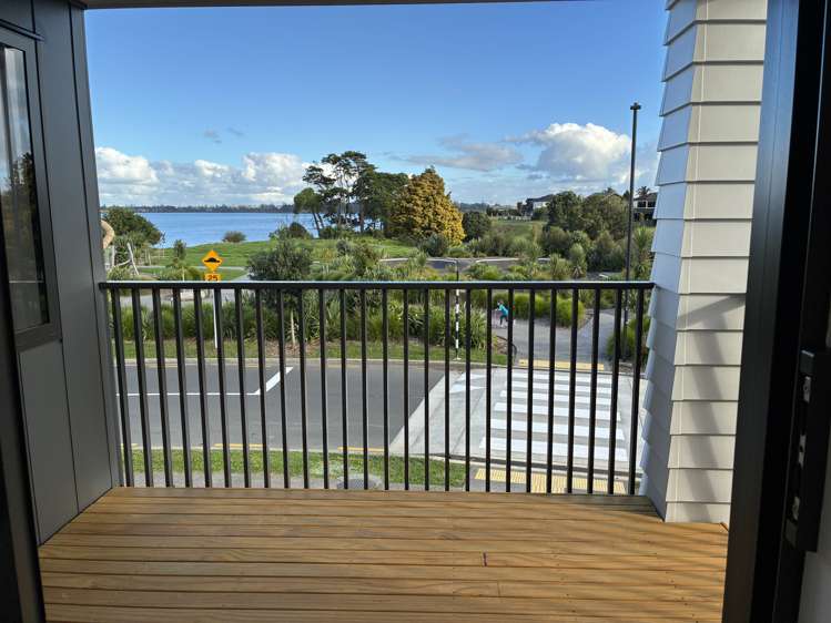 131 WAITUARUA DRIVE "Waiata Shores" Takanini_24