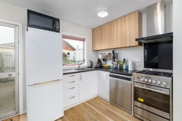 6/8 Lane Street Woolston_1