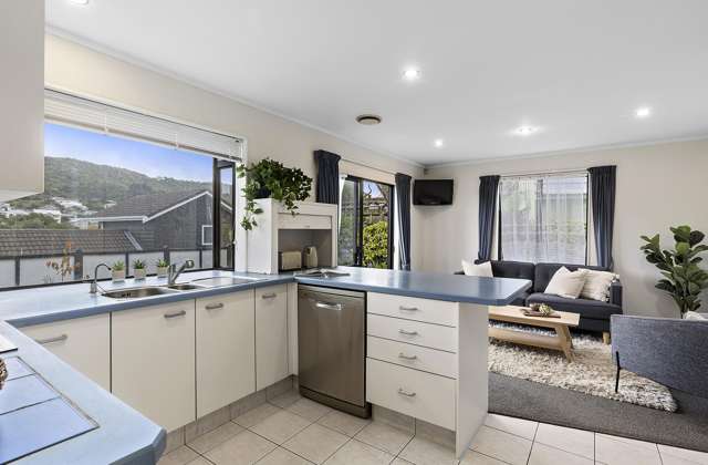 2 Erskine Close Island Bay_2