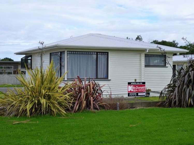 36 Fox Street Opunake_13