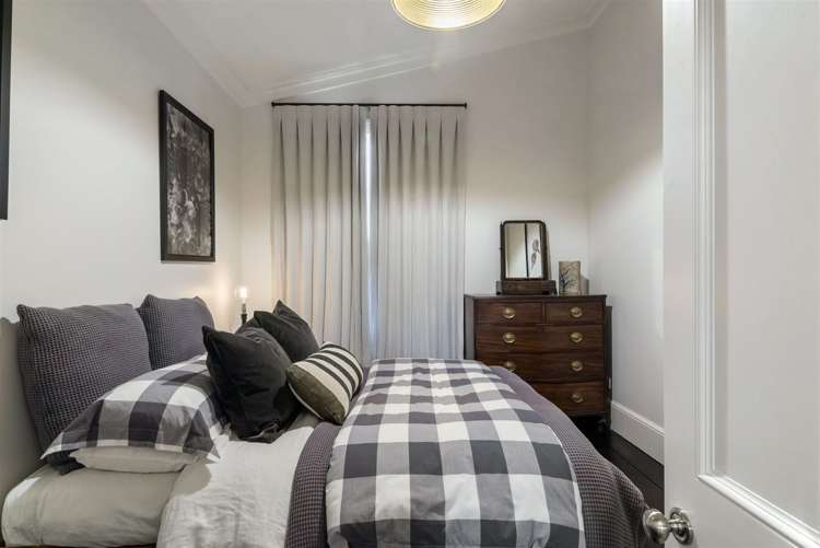 20 Hastings Parade Devonport_13