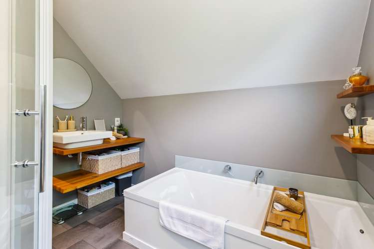 107 Main Road Tawa_13