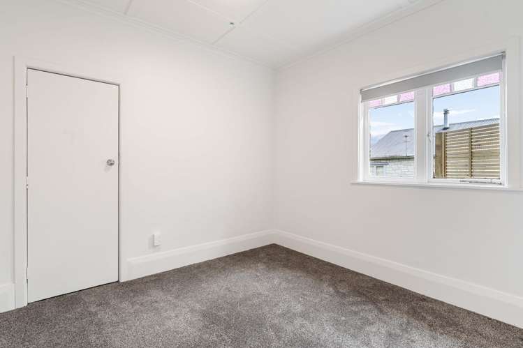 13 & 13A Lee Road Hannahs Bay_9