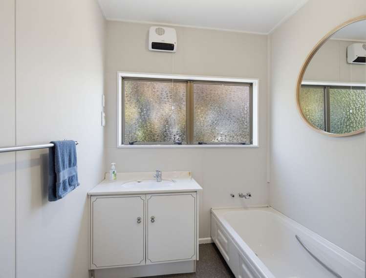 9 Waikawa Road Owaka_15