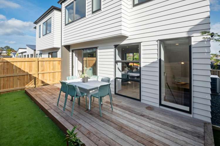 4F Meadowvale Avenue Forrest Hill_7