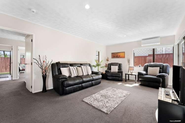 1/3 Annette Avenue Te Atatu South_5