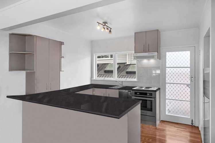 2/39 Aramoana Avenue Devonport_3